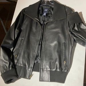 Black leather bomber jacket size L Juniors Gap